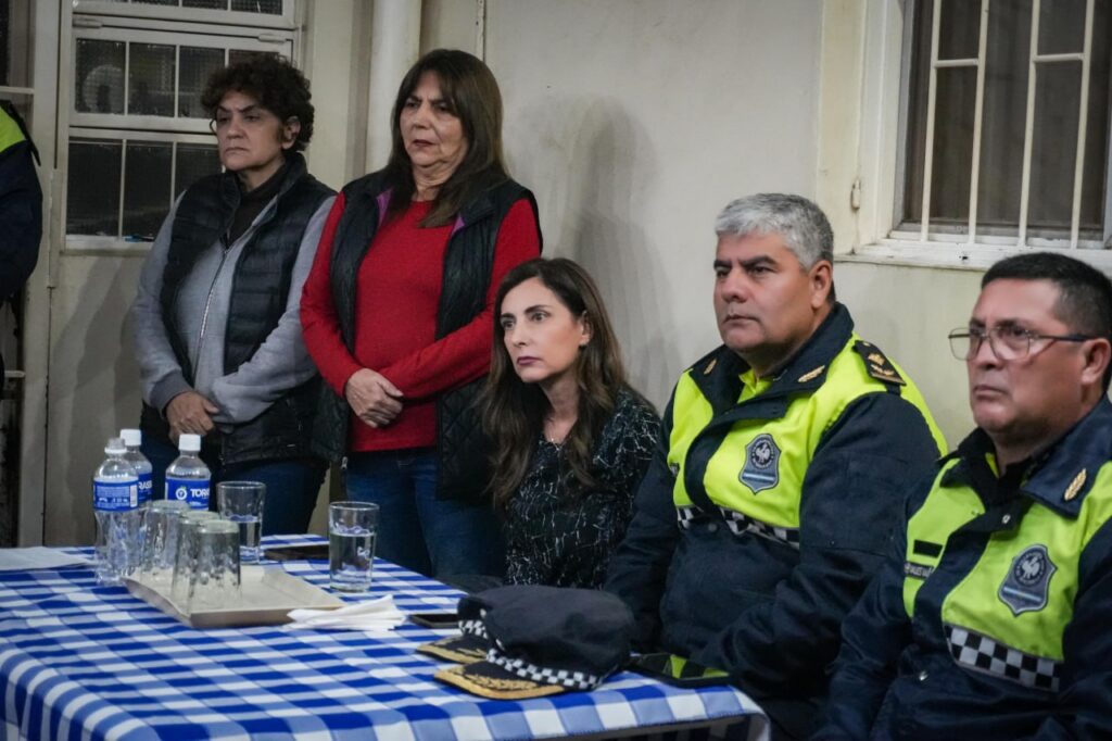 Más diálogo y presencia en los barrios: vecinos de SEOC participaron de una jornada sobre seguridad y convivencia reunion seguridad 1