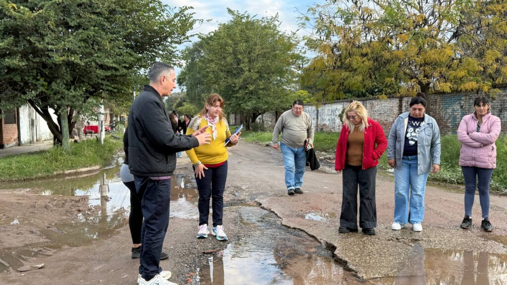 Recorrimos el Barrio para relevar necesidades vinculadas al estado de las calles, la circulación y los espacios comunitarios. 4954282219920887009