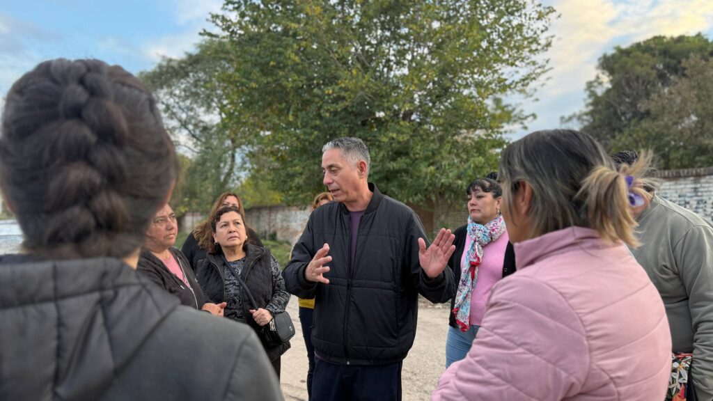 Recorrimos el Barrio para relevar necesidades vinculadas al estado de las calles, la circulación y los espacios comunitarios. 4954282219920887012