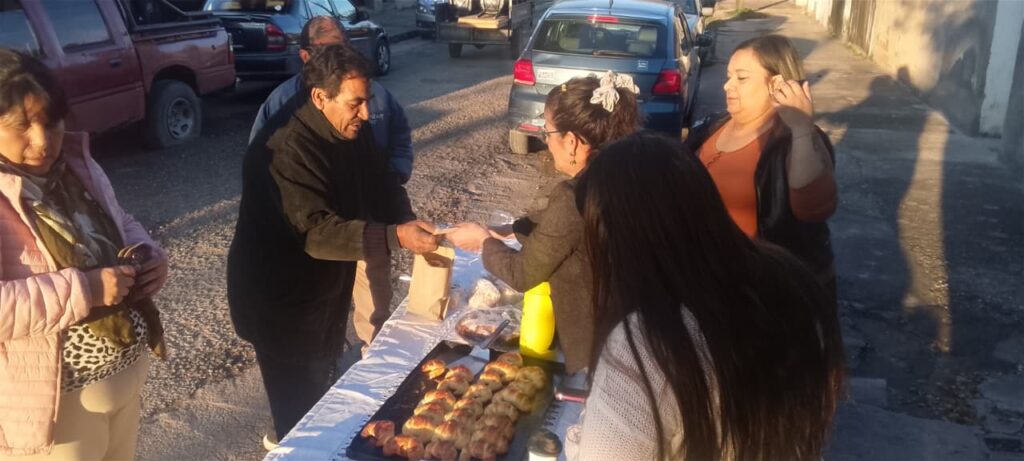 Una feria americana que fortalece la solidaridad en Barrio Francisco de Aguirre feria americana