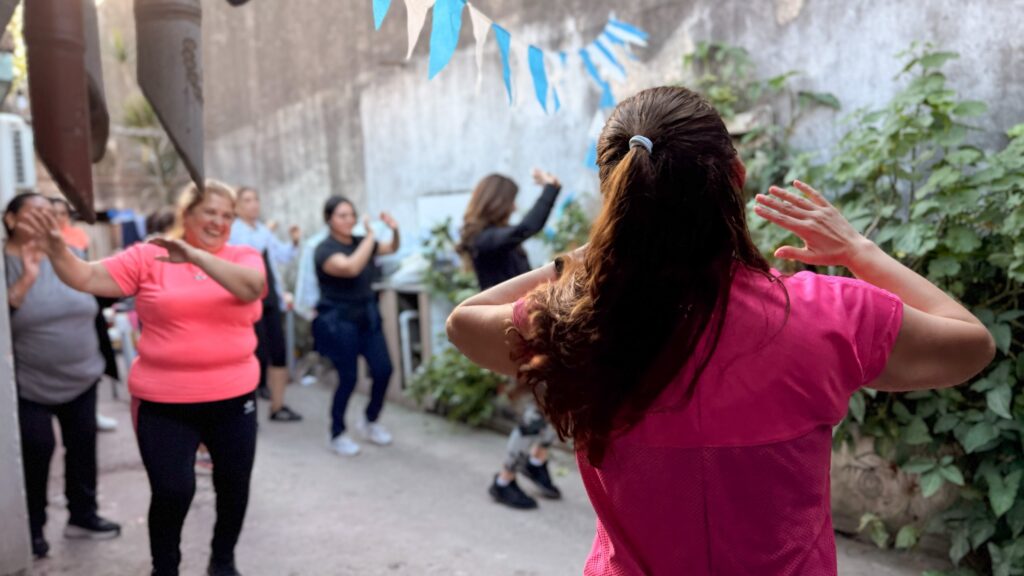 Comenzaron las clases de zumba en Barrio San José photo 4911525725999926341 w