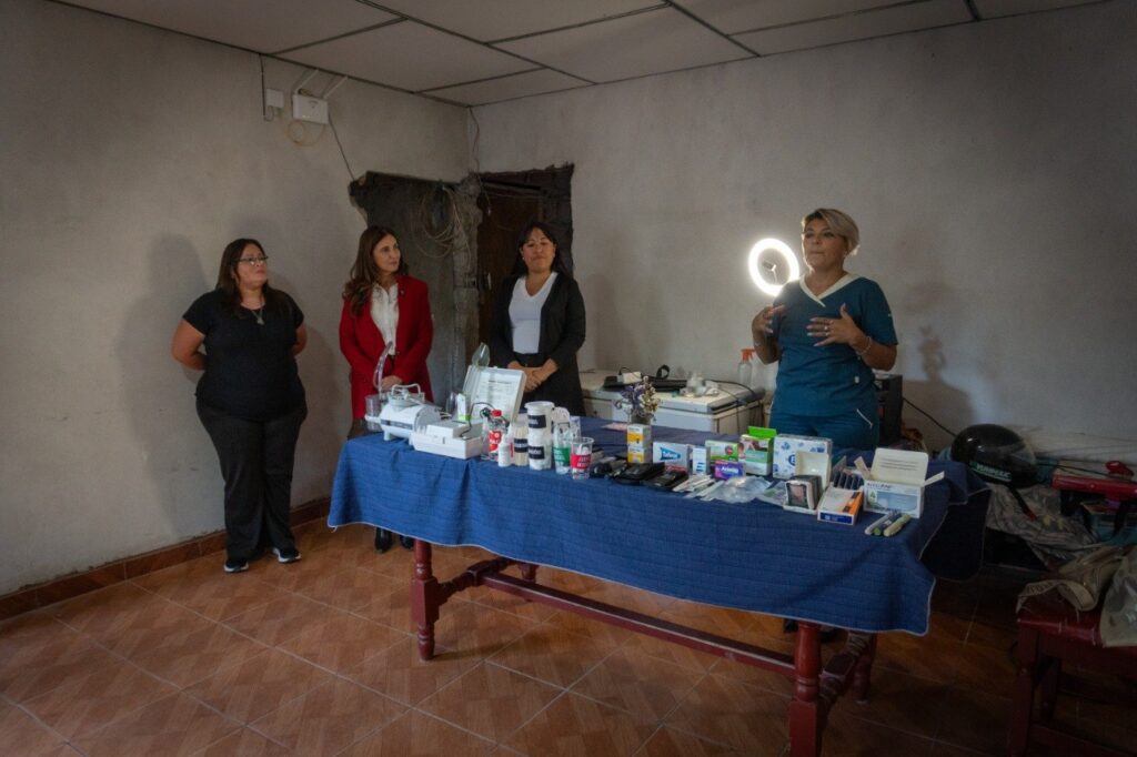 Taller de primeros auxilios para fortalecer el aprendizaje comunitario en Barrio Ampliación Miguel Lillo photo 4913593744163015997 y
