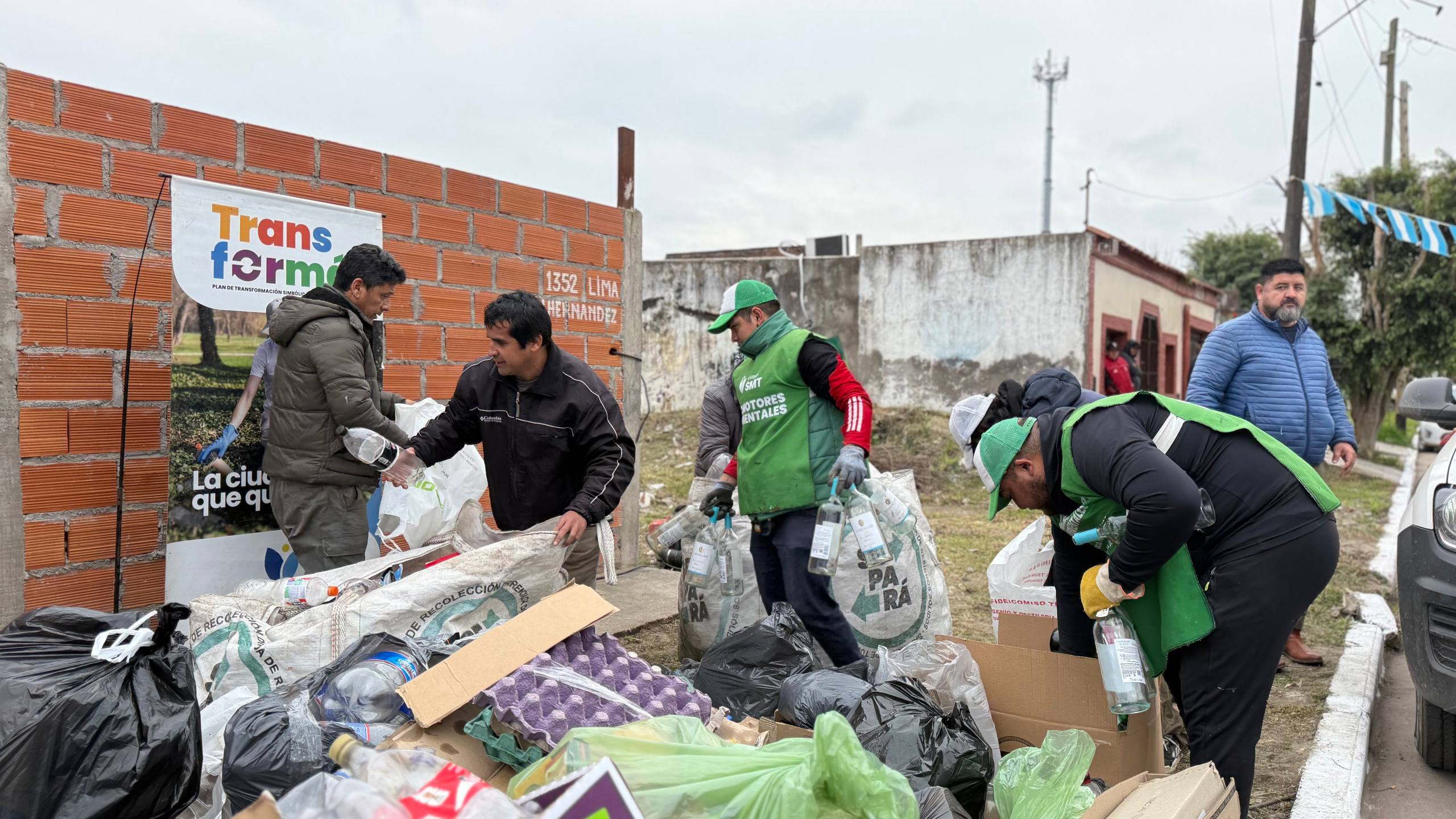 Vecinos participaron de una nueva jornada de EcoCanje para promover el reciclaje y el cuidado del ambiente 5053209911046638628