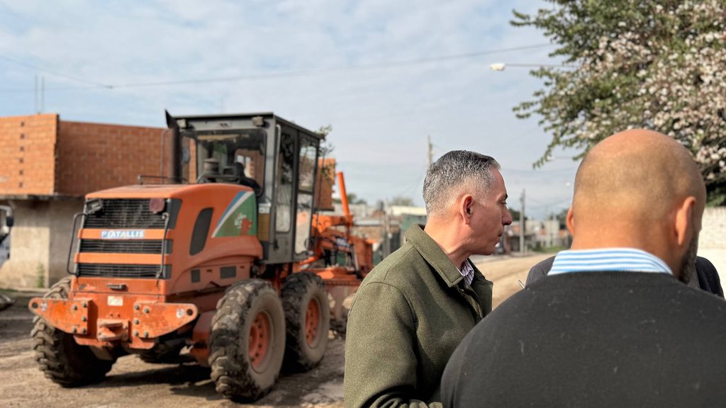 Operativo Municipal: trabajos de mejora urbana en el barrio El Gráfico 4929460774988614882