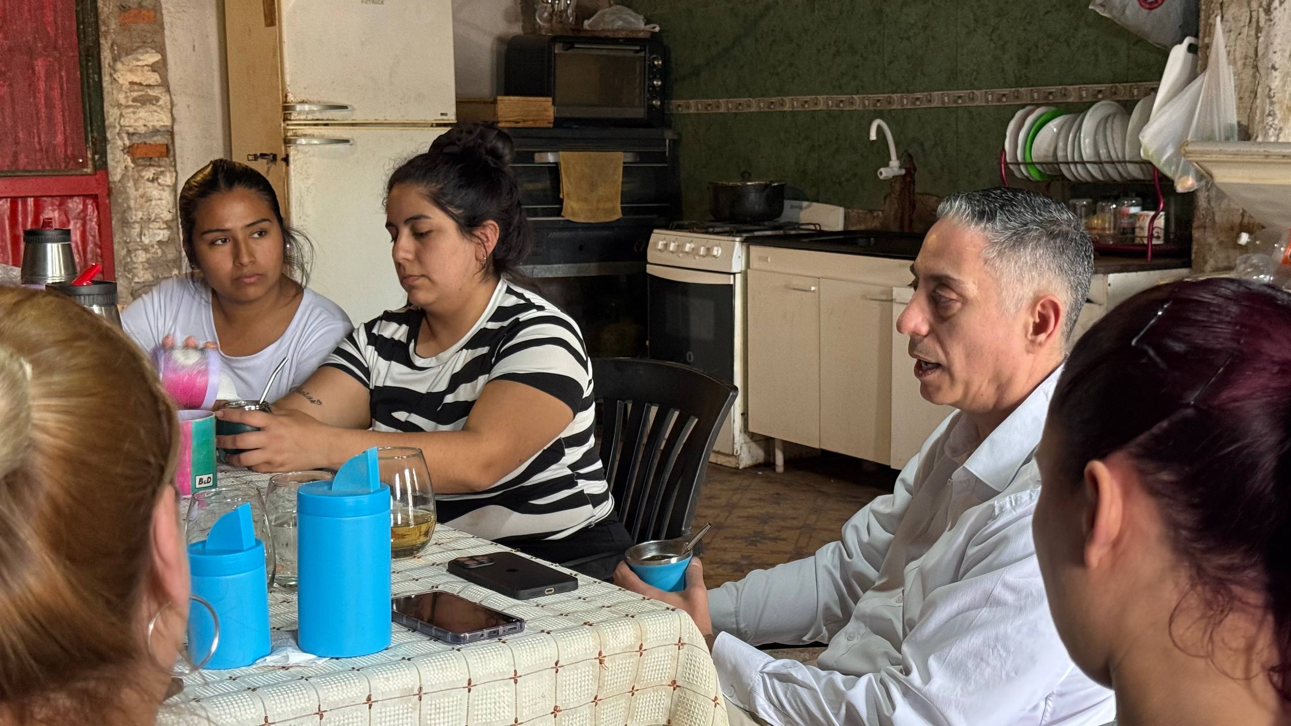 Encuentro junto a referentes barriales para fortalecer la inclusión y cohesión social en los barrios. 4949693292178246659