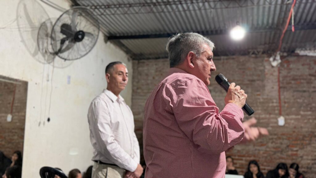 Vecinos del barrio Los Pinos eligieron la puesta en valor del Playón Deportivo del Club Sargento Cabral 5176929055348034629