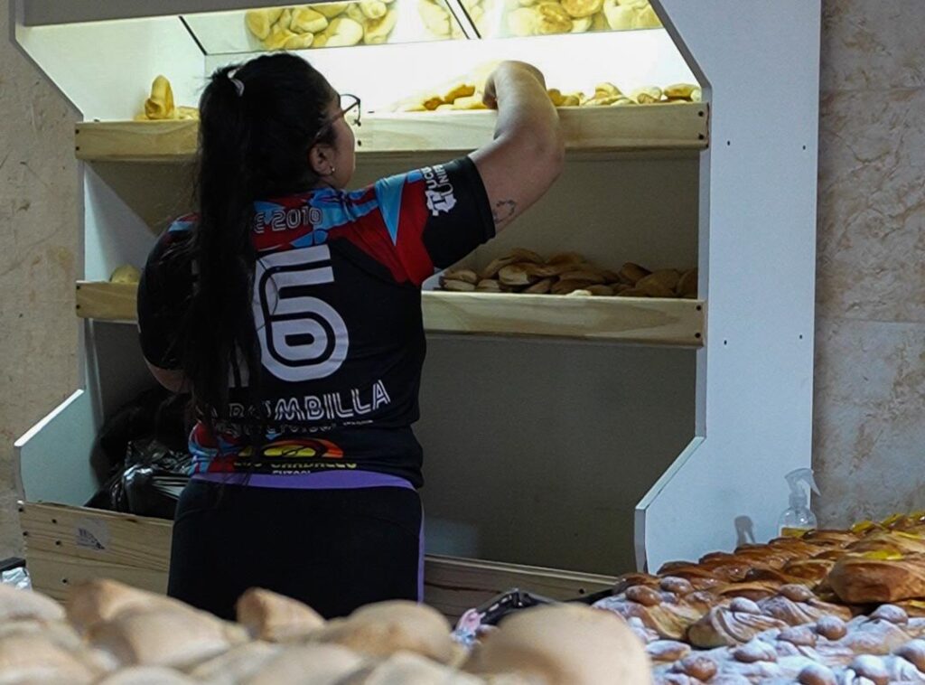 Barrio Juan XXIII: Panadería Solidaria que impulsa el trabajo comunitario y sostiene un merendero local 5181794342761336781