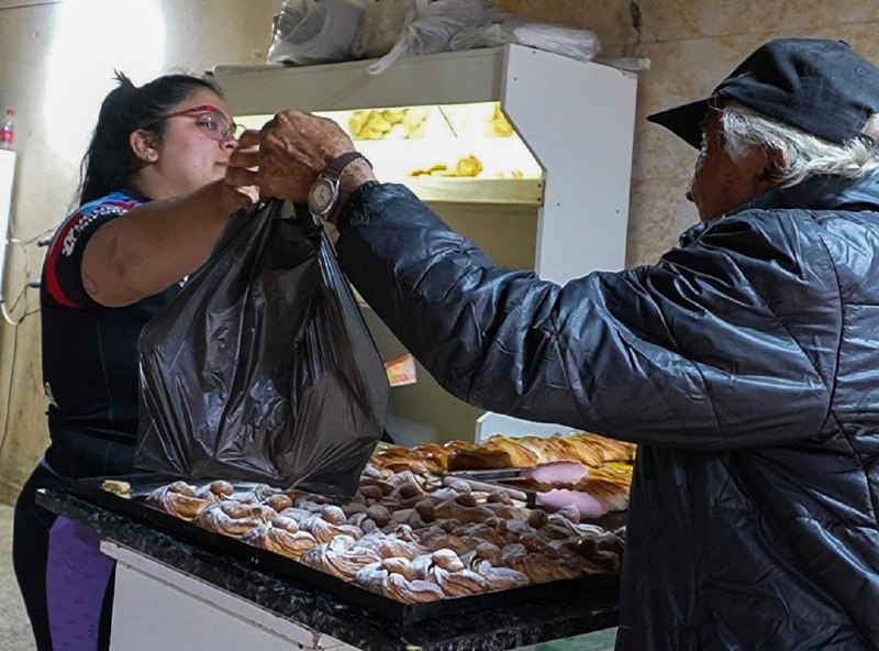 Barrio Juan XXIII: Panadería Solidaria que impulsa el trabajo comunitario y sostiene un merendero local 5181794342761336782