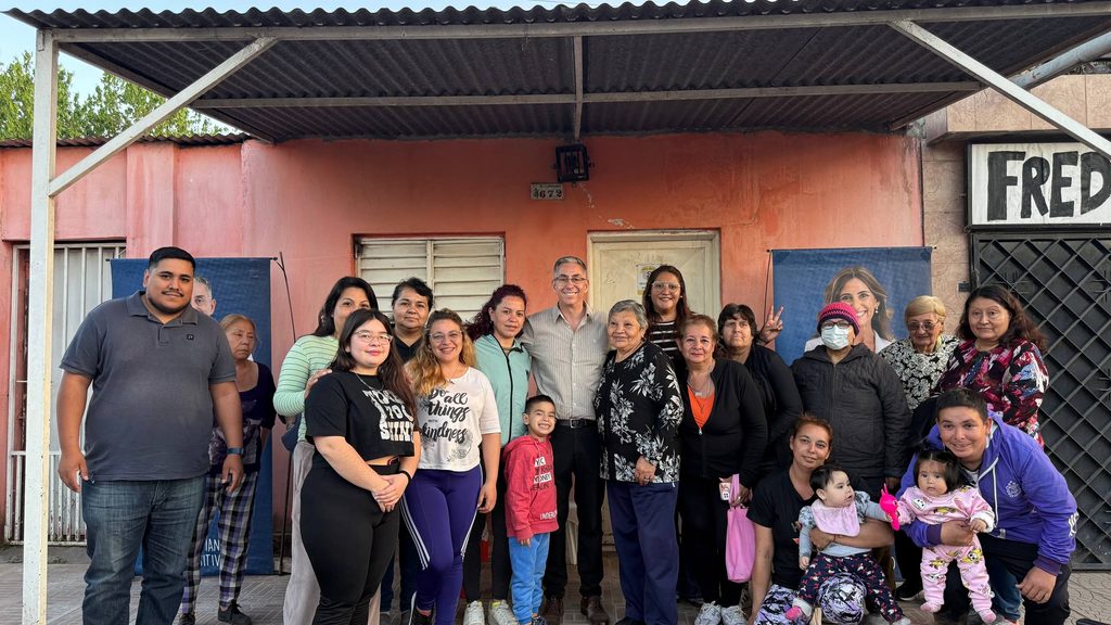 Villa Angelina: Tucumán en Positivo realizó un operativo de limpieza junto a vecinos 4967800633780014225