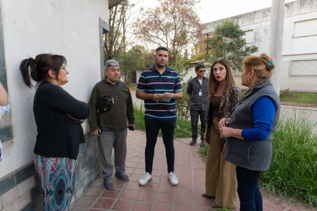 Villa Urquiza: el operativo “Tucumán en Positivo en Acción” acercó tareas de limpieza y mantenimiento a los vecinos 4999436168881442027